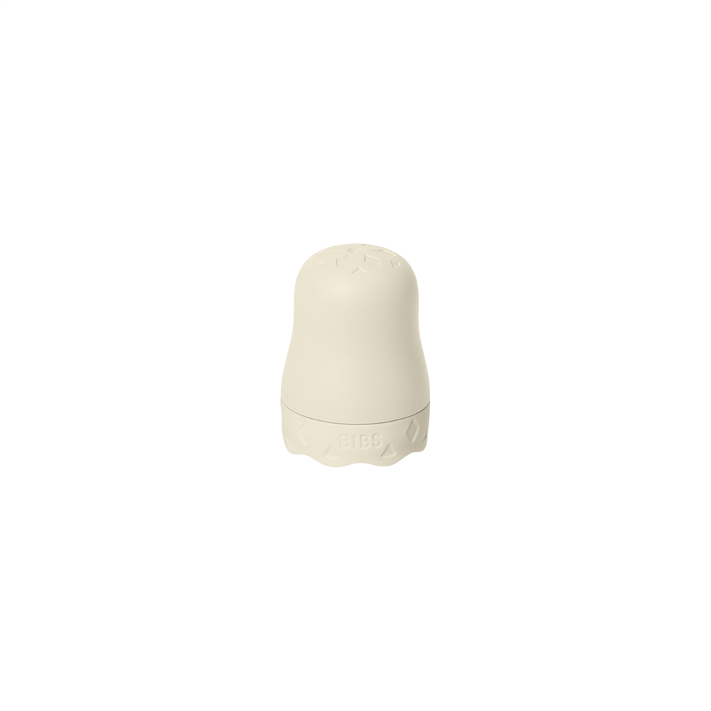 baby bottle cap in ivory white with a boheme look